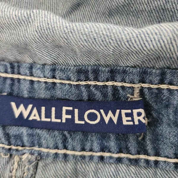 WallFlower Women's Light Wash Denim Wide-Leg Overalls Medium - Image 8