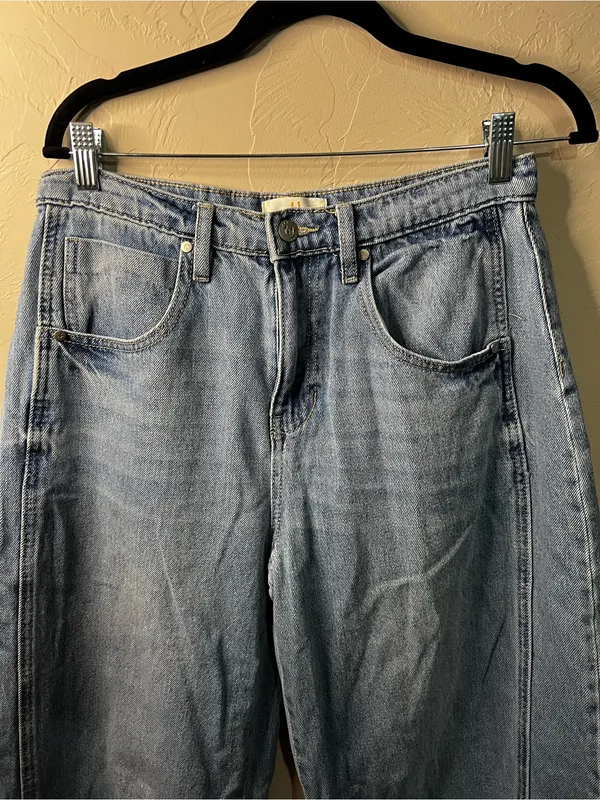 Austin Landing Horseshoe Barrel Wide Leg High Rise Cropped Denim Jeans - Image 3