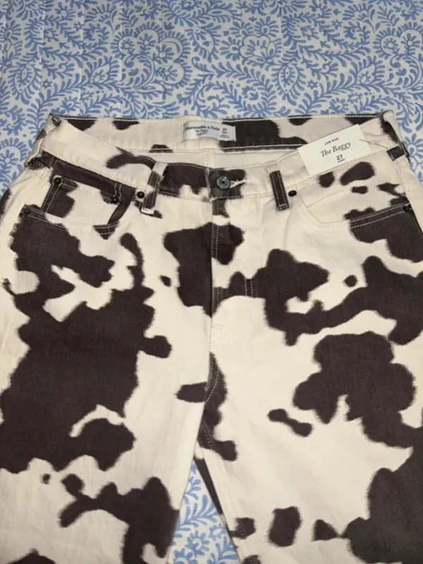 NWT women’s Abercrombie Cow print jeans trousers 27 - Image 2