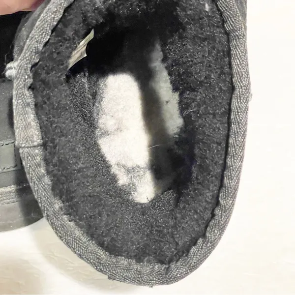 UGG Women's Size 7 Black Leather Suede Classic Mini II Boot Winter Snow‎ - Image 4