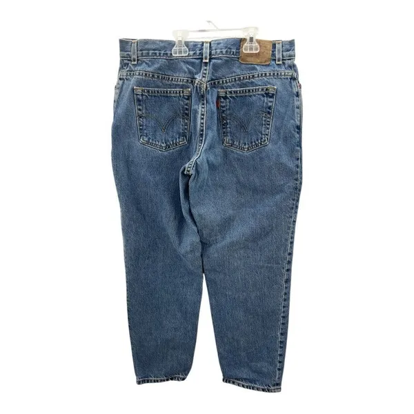 Levi’s 550 women’s relaxed fit tapered leg 14 petite jeans - Image 5