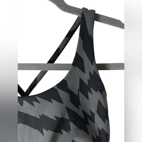 Lululemon Energy Bra Medium Support B–D Cup Voltage‎ Graphite Grey Black Size 6 - Image 4
