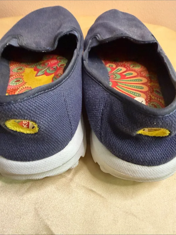 Skechers Kids Slip-On Sneakers in Navy with Yellow Liner - Image 4