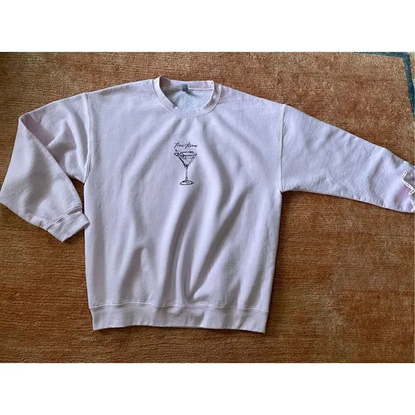GILDAN Women’s Pink Crewneck Sweatshirt - Image 2