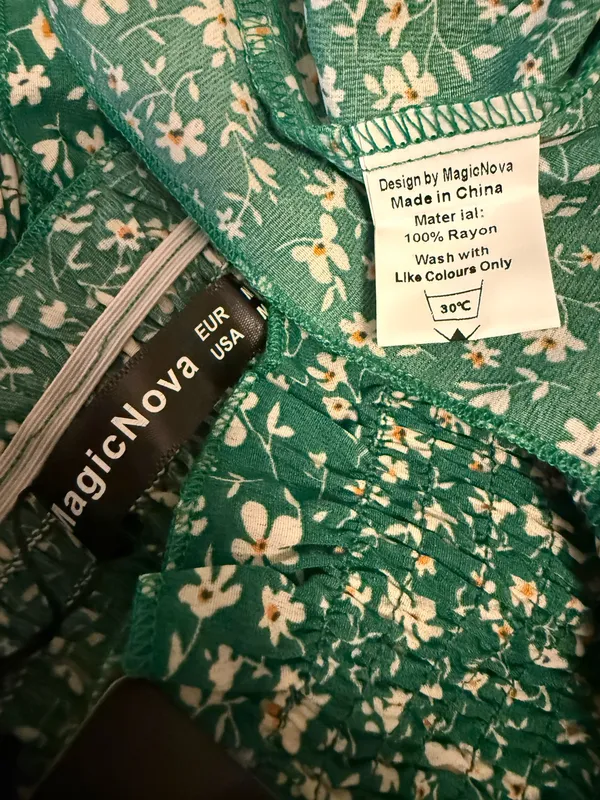 Green peplum-style blouse with a ditsy floral print size M - Image 11