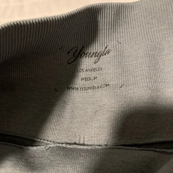 YoungLA Women's Gray Shorts Size Medium Scrunch Shorts EUC - Image 2