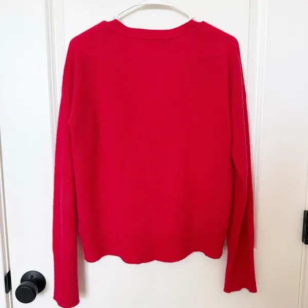 360 Cashmere Cardigan Sweater Medium Quiet Luxury Soft Capsule Holiday Red - Image 4