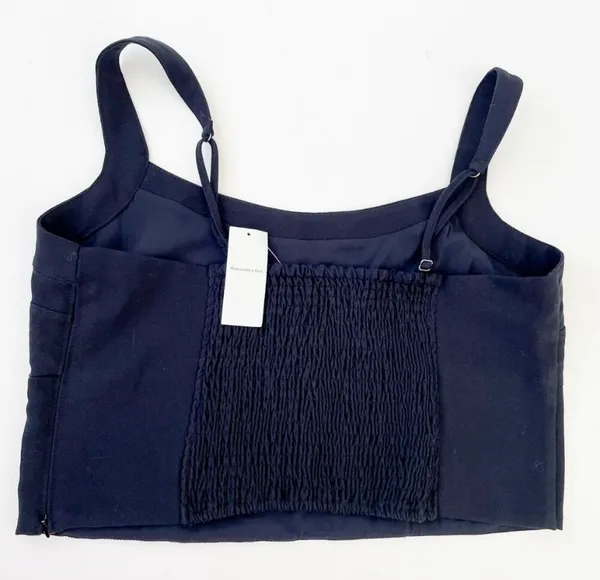 Abercrombie Stylish navy tank top. Features adjustable straps. Perfect for casual wear. Top is ticketed as medium but runs like an XL - Image 3