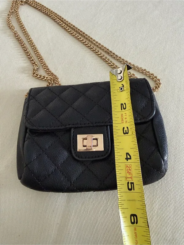 Black Quilted Chain-Shoulder Crossbody Bag - Image 4