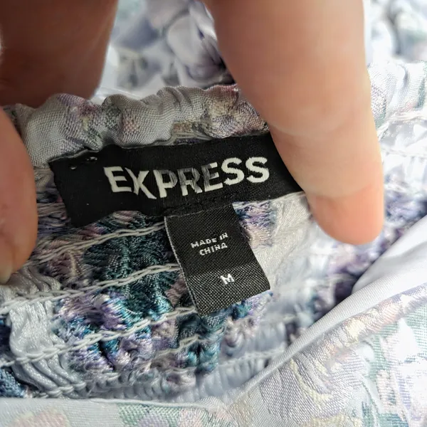 Express Purple Floral Puff Sleeve Ruched Front Chic Blouse Crop Top Size Medium - Image 8
