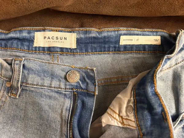 PacSun Boyfriend Jeans Ripped - Image 3
