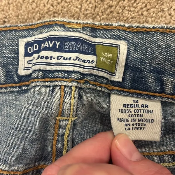 Old Navy women’s boot-cut low waist jeans size 12. - Image 2