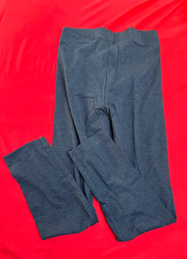 Old Navy BNWT  Cropped Leggings - Image 2