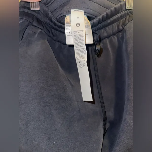 NWT Lululemon Softstreme High-Rise Short 4" -Black $78 MSRP - Image 8