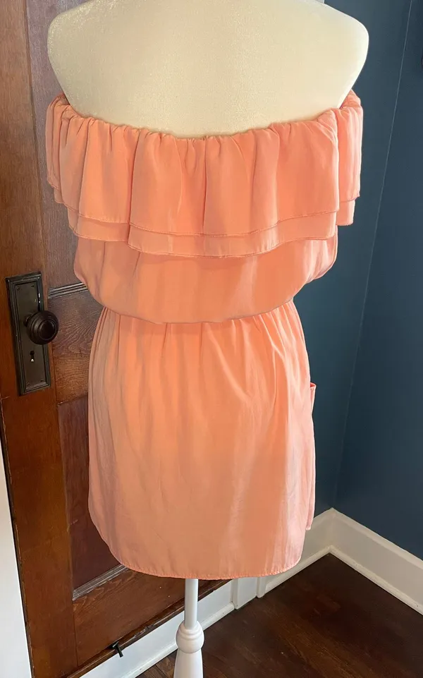 Peach 🍑 Strapless Dress Size M - Image 3