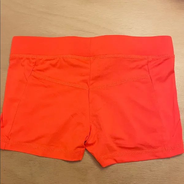 B19-4 $15 W/$25 bundle Only!! NO SINGLE PURCHASE!! New Hooters Uniform Shorts Xs - Image 3