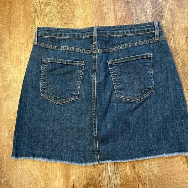 Just Black Short Jean Skirt Women size Large Made in USA distressed hem, summer - Image 4
