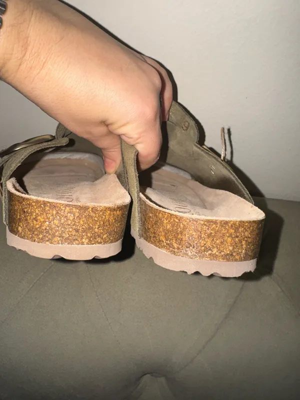 Yukon women’s suede leather clogs size 9 tan Brown - Image 7