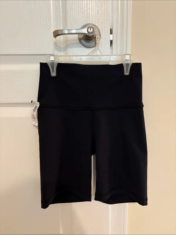 Aritzia TNA LIFE Cheeky Hi-Rise 7” Short Size Small - Image 4