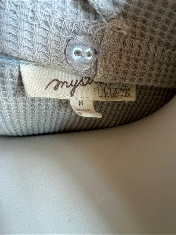 Mystree Light Gray Waffle-Knit Hooded Button Shirt floral detail removable hood - Image 2