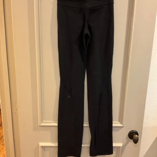 LULULEMON Black Long Leggings Back Pockets Size 2 - Image 2
