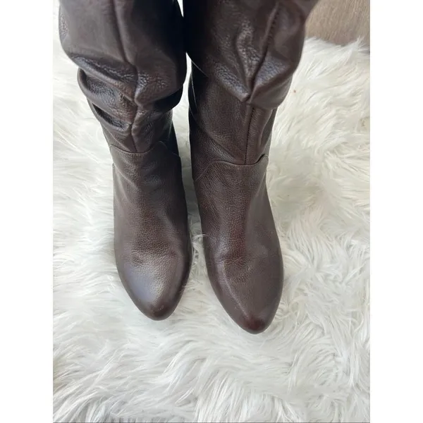 Gianni Bini brown high boots size small leather exterior - Image 3