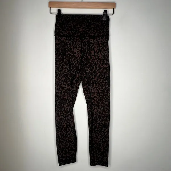 Lululemon Wunder Under High Rise Tight Size 4 - Image 2