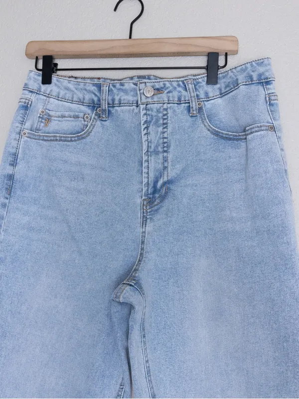FRYE Light Wash High Rise Straight Leg Jeans 10 Blue 30 - Image 6