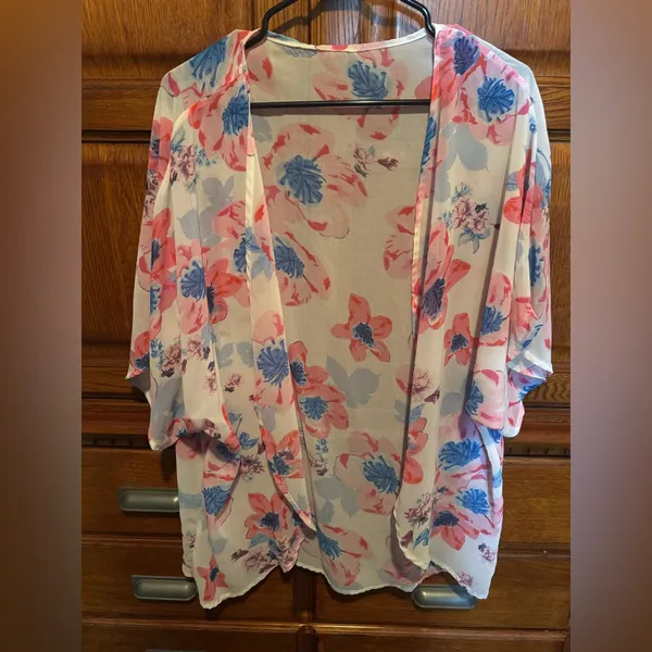 NWOT Floral Sheer Kimono Cardigan Open Front S/M (Fits Like L) Boho Lightweight - Image 2