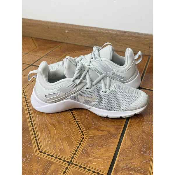 Nike Legend Essential Women’s Training Shoes Gray White CD0212-022 Size 5 - Image 5