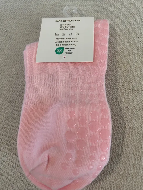 Pilates Univer 1883 Country Club Nonslip Grip Crew Socks, Pink, NWT - Image 4