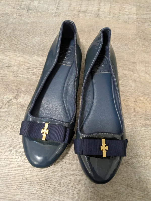 Tory Burch Navy Blue Patent Leather Trudy Ballet Flats Size 6.5 - Image 2