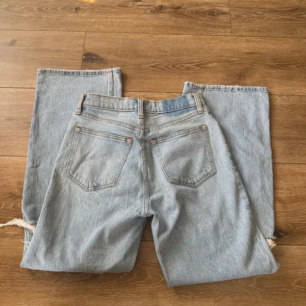 Abercrombie Curve Love High Rise 90s Relaxed Jean - Image 6