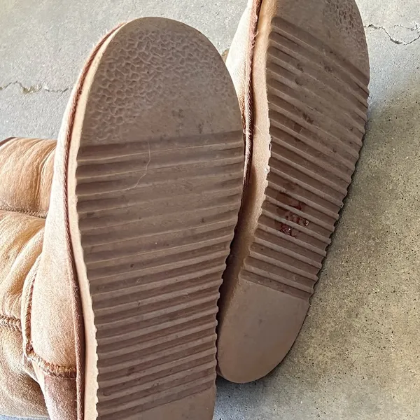 Sheepskin Tan Boots Size 9 - Image 7