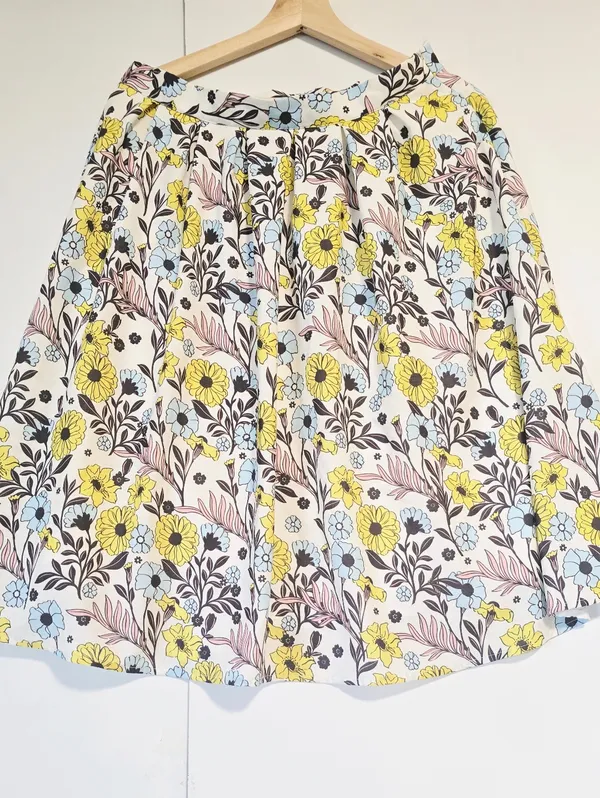Modcloth Retro Yellow Floral Skirt Size L - Image 2