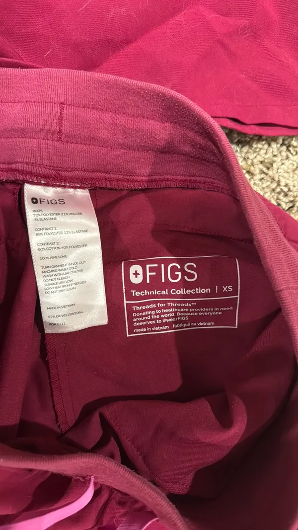 Figs Magenta Scrub Set - Image 3