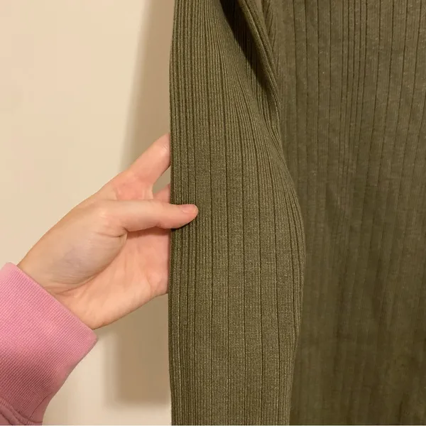 Vici Olive Green Knit Sweater Midi Dress size Small - Image 4