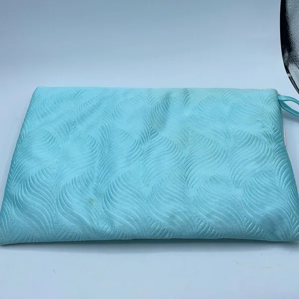 Vintage padded intimates bag. Satin with rose decor. - Image 3