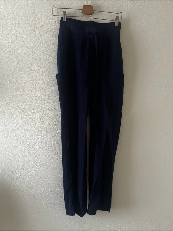 MANDALA - 9 Pocket Cargo Pants (scrubs) in Navy - Image 3