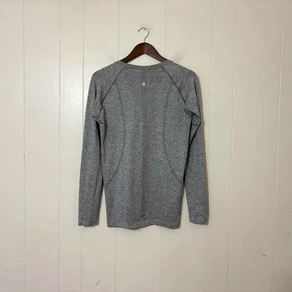 Lululemon Swiftly Tech Long Sleeve 2.0 Gray Size 12 Thumbholes Athletic Top - Image 8