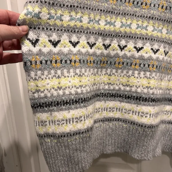 American Eagle Womens Fair Isle Knit Sweater Gray Yellow‎ Geometric Size M NEW - Image 2