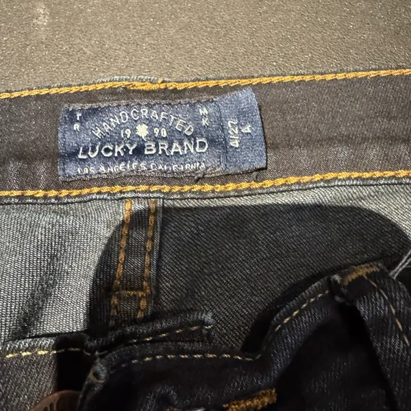 Lucky Brand ☘️☘️ Dark Wash Women's Straight Leg Jeans - Image 5