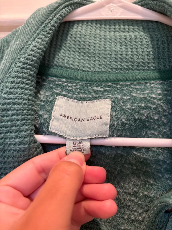 American Eagle Sweatshirt - Image 2