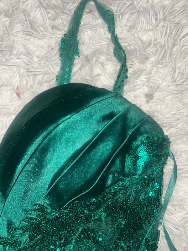 Emerald Green Prom Dress Size 10 - Image 7