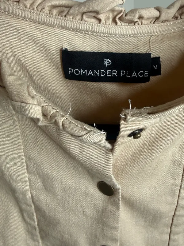 Tuckernuck X Pomander Place Dress Khaki Claiborne Shift ruffle Snap Buttons tan - Image 4