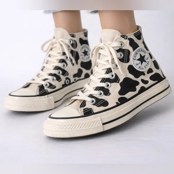 Converse Chuck Taylor Cow Print High Top Unisex Men’s 6/ women’s 8(B141)✨ - Image 2