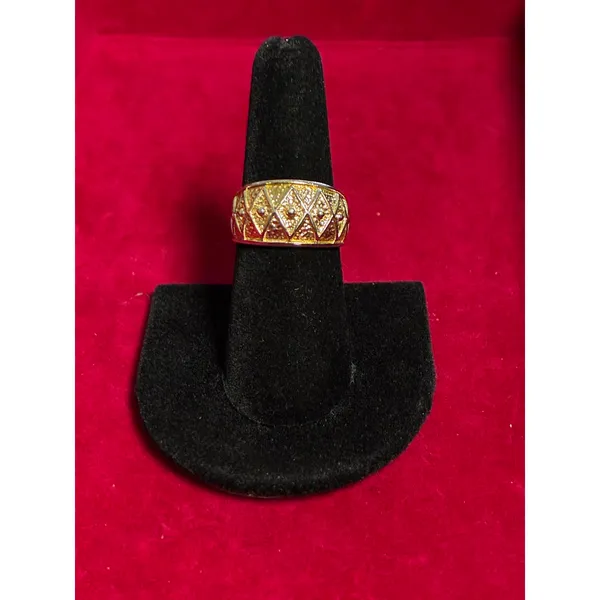 Vintage-Style Textured Gold-Tone Geometric Pyramid Band Size 7 - Image 3