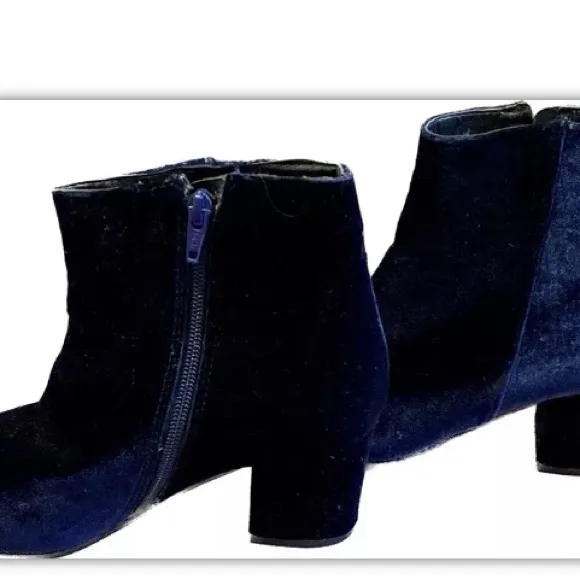 Steve Madden blue velvet booties - Image 11