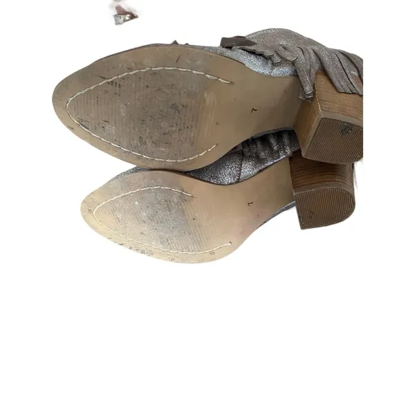 Ariat Unbridled Layla Fringe Ankle Boot in Metallic Taupe Brown size 7 - Image 8