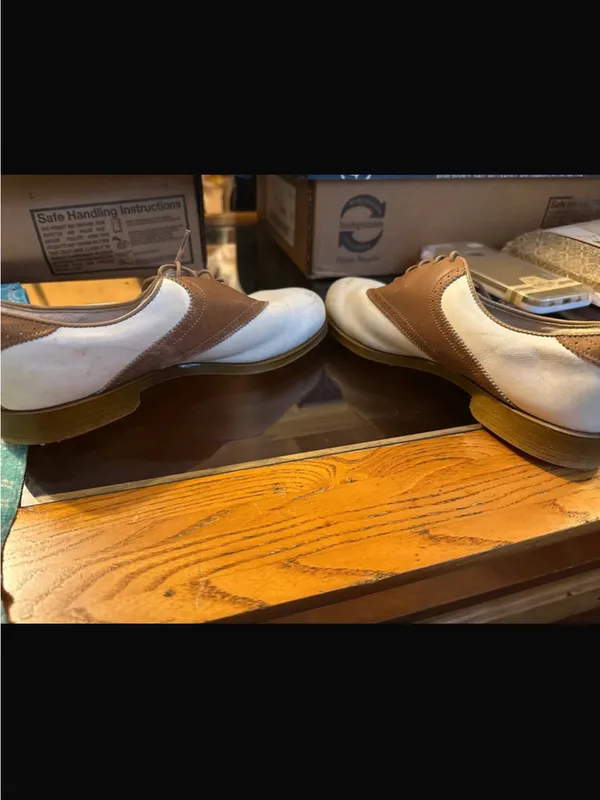Women’s Two-Tone Saddle Oxford Shoes in White and Brown - Image 4